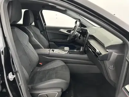 Photo 13 Renault Rafale  E-Tech full hybrid 200 ch