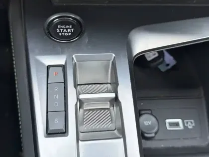 Photo 13 Peugeot 308  PHEV 225 e-EAT8