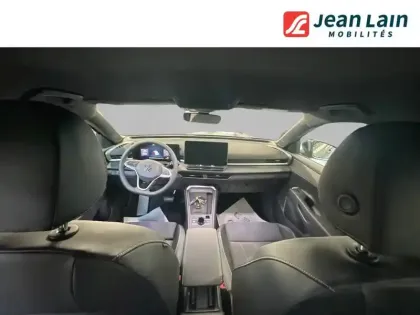 Photo 17 Volkswagen T-roc  1.5 eTSI Hybrid 150 ch DSG7