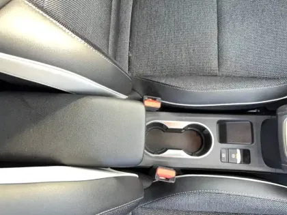 Photo 26 Renault Captur  E-Tech hybride 145