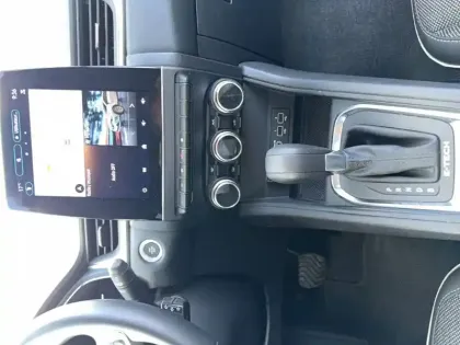 Photo 28 Renault Captur  E-Tech hybride 145