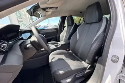 Photo 8 Peugeot 308  Electrique 54 kWh 156ch