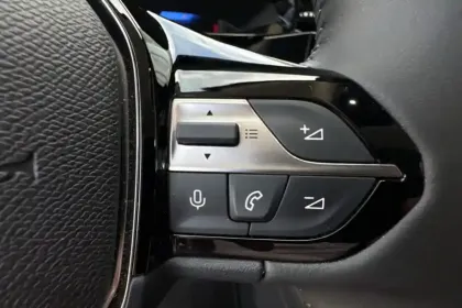 Photo 20 Peugeot 308  Electrique 54 kWh 156ch