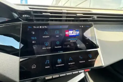 Photo 13 Peugeot 308  Electrique 54 kWh 156ch