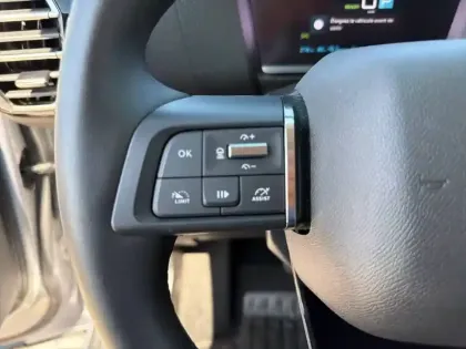 Photo 57 Citroën C4 e- 136 ch Automatique