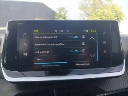 Photo 17 Peugeot 2008  Electrique 136 ch