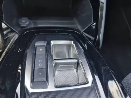 Photo 13 Peugeot 2008  Electrique 136 ch