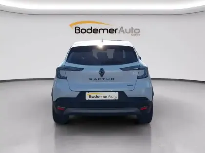 Photo 19 Renault Captur  E-Tech full hybrid 145 ch