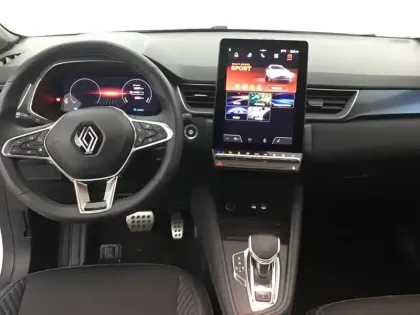 Photo 9 Renault Captur  E-Tech full hybrid 145 ch