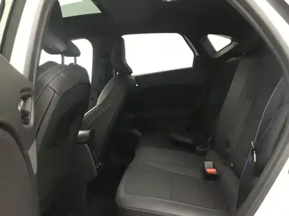Photo 14 Renault Captur  E-Tech full hybrid 145 ch