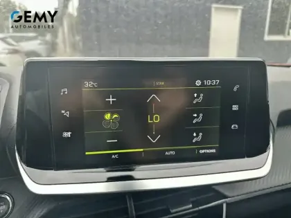 Photo 12 Peugeot 2008  PureTech 100 S&S BVM6