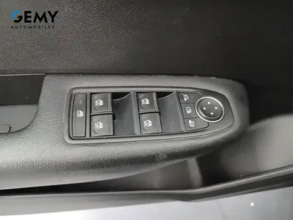 Photo 26 Renault Arkana  TCe 140 EDC FAP