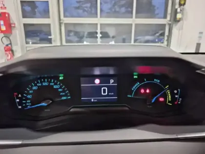 Photo 29 Peugeot 208  Hybrid 110 e-DCS6