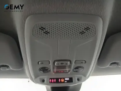 Photo 37 Peugeot 208  PureTech 100 S&S BVM6
