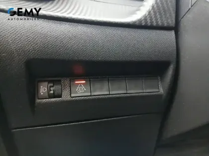 Photo 40 Peugeot 208  PureTech 100 S&S BVM6