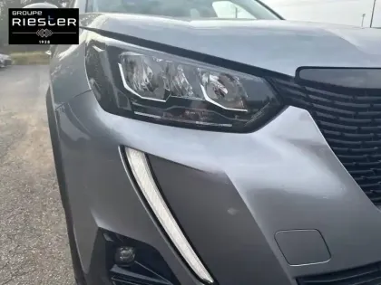 Photo 15 Peugeot 2008  PureTech 100 S&S BVM6