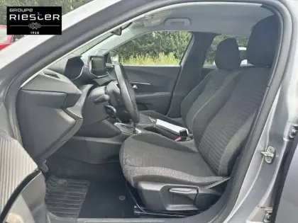 Photo 10 Peugeot 2008  PureTech 100 S&S BVM6