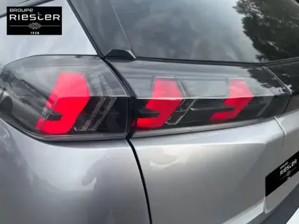 Photo 16 Peugeot 2008  PureTech 100 S&S BVM6