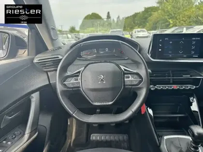 Photo 8 Peugeot 2008  PureTech 100 S&S BVM6
