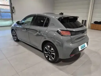Photo 27 Peugeot 208  Hybrid 110 e-DCS6