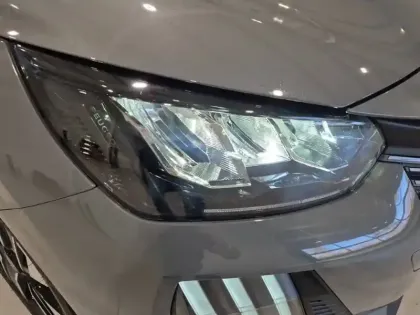 Photo 15 Peugeot 208  Hybrid 110 e-DCS6