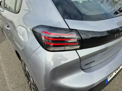 Photo 16 Peugeot 208  100 S&S BVM6
