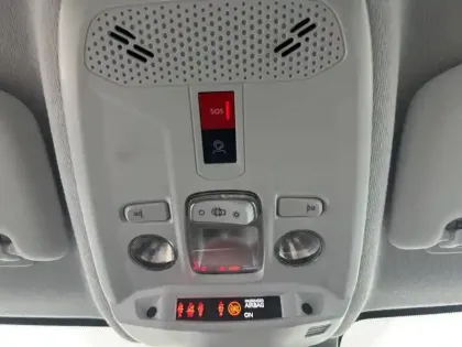 Photo 21 Peugeot 208  Electrique 50 kWh 136ch