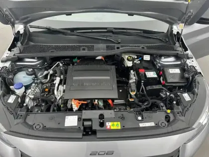 Photo 27 Peugeot 208  Electrique 50 kWh 136ch