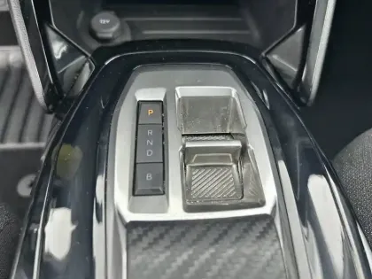 Photo 13 Peugeot 208  Electrique 50 kWh 136ch