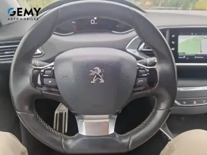 Photo 18 Peugeot 308  PureTech 130ch S&S BVM6
