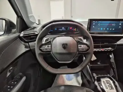 Photo 28 Peugeot 208  Hybrid 110 e-DCS6