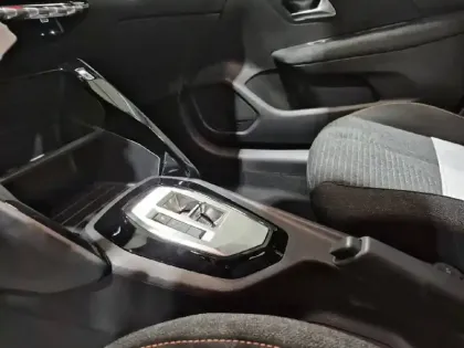 Photo 13 Peugeot 208  Hybrid 110 e-DCS6