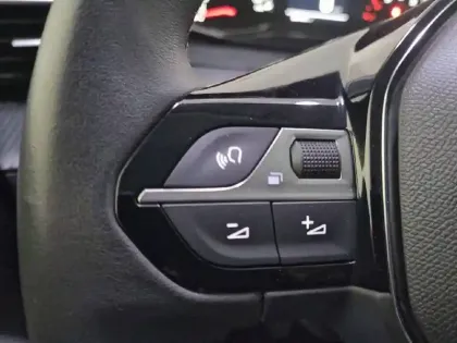 Photo 30 Peugeot 208  PureTech 75 S&S BVM5