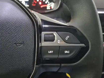 Photo 31 Peugeot 208  PureTech 75 S&S BVM5