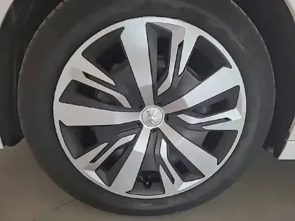 Photo 17 Peugeot 208  PureTech 75 S&S BVM5