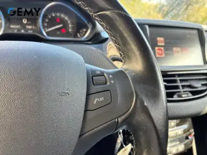 Photo 14 Peugeot 2008  PureTech 82ch S&S BVM5