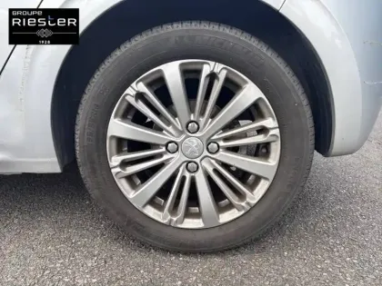 Photo 12 Peugeot 208  1.2 PureTech 110ch S&S BVM5