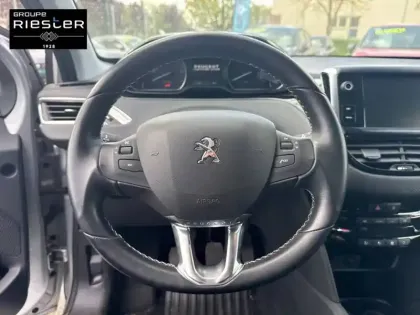 Photo 8 Peugeot 208  1.2 PureTech 110ch S&S BVM5