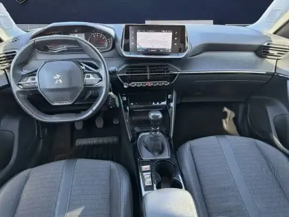 Photo 12 Peugeot 2008  PureTech 100 S&S BVM6