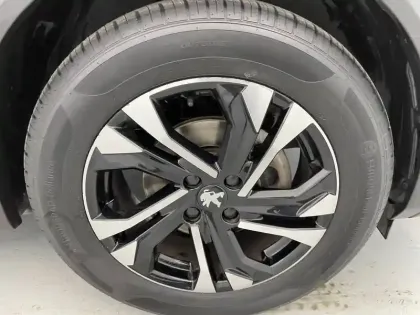 Photo 16 Peugeot 2008  PureTech 130 S&S EAT8