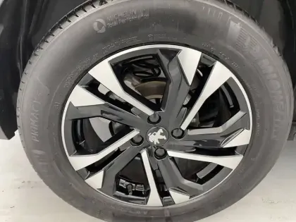 Photo 15 Peugeot 2008  PureTech 130 S&S EAT8