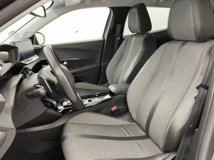 Photo 13 Peugeot 2008  PureTech 130 S&S EAT8
