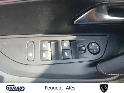 Photo 12 Peugeot 2008  PureTech 130 S&S EAT8