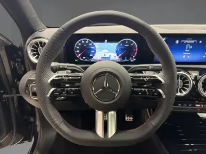 Photo 8 Mercedes Classe A 200 d AMG Line