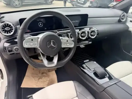 Photo 12 Mercedes Classe A 200 Berline AMG Line