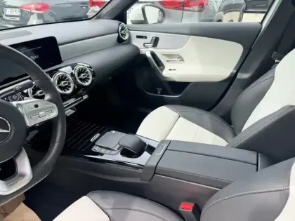 Photo 14 Mercedes Classe A 200 Berline AMG Line