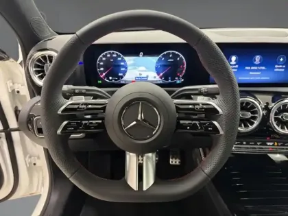 Photo 16 Mercedes Classe A 200 d AMG Line
