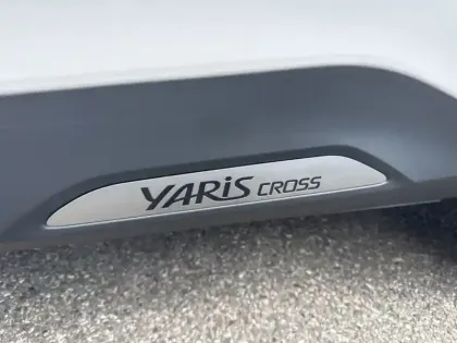 Photo 10 Toyota Yaris Hybrid 2WD Design