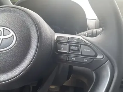 Photo 14 Toyota Yaris Hybrid 2WD Design