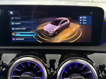 Photo 19 Mercedes Classe A 250 e Hybrid EQ AMG Line